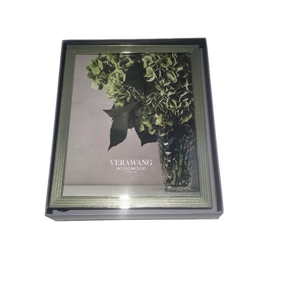 NWT Vera Wang Wedgewood, With Love Mist frame 8x10 - Picture 1 of 15